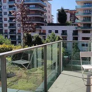 Ξενοδοχείο με διαμερίσματα Corvin Center